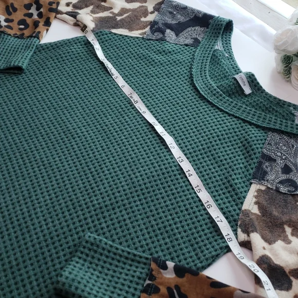 Ces Femme green waffle animal print color block long sleeve knit top small - Picture 4 of 7